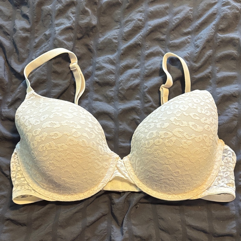 Victoria's Secret Cream Lace Bra